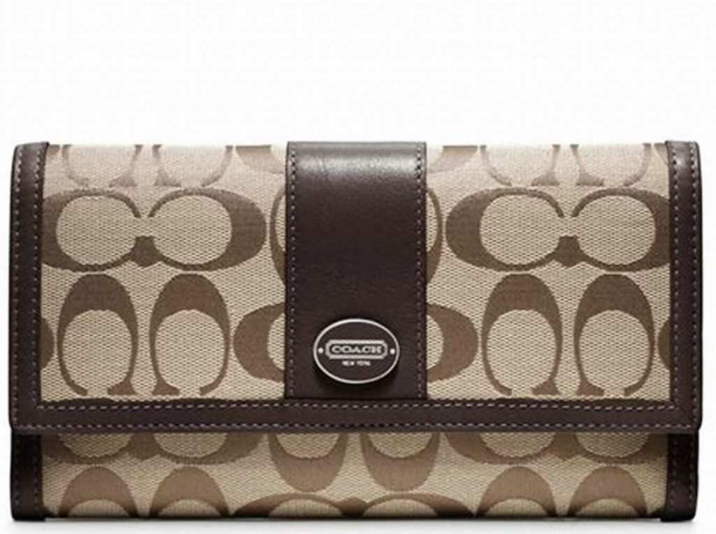 Coach Wallets: Mastery in Craftsmanship and Style插图3