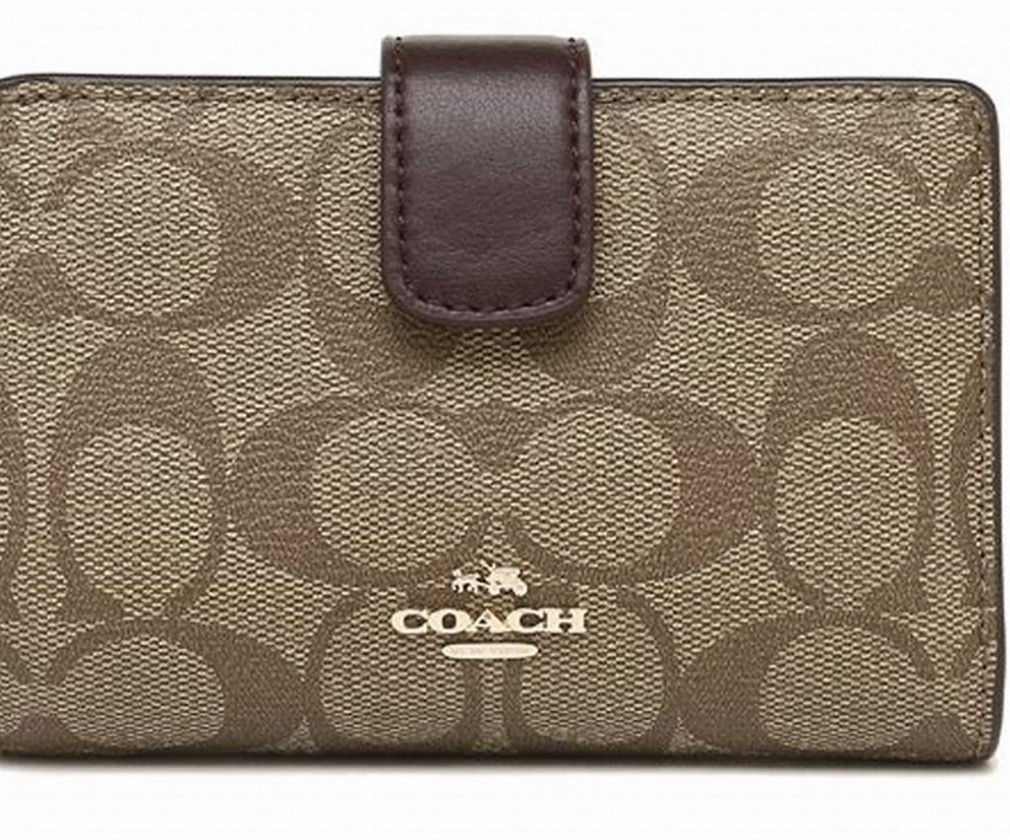 Coach Wallets: Mastery in Craftsmanship and Style插图4