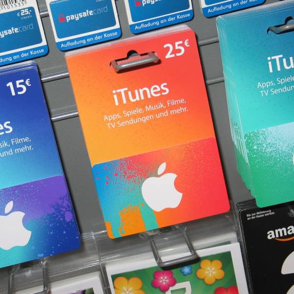 can i add vanilla gift card to apple wallet