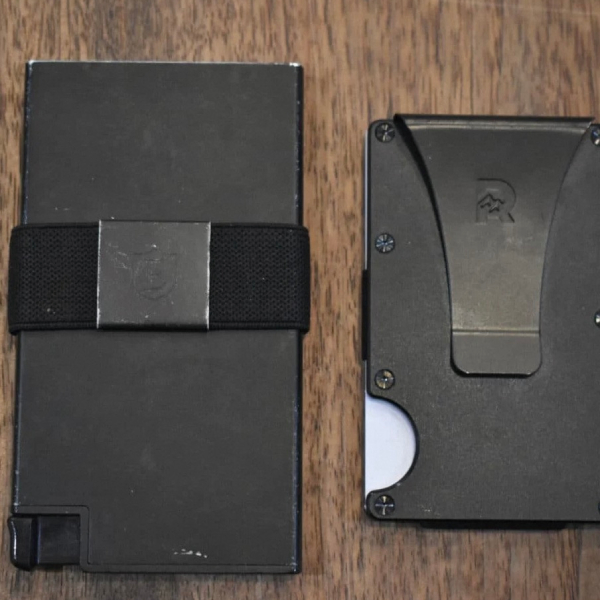 ekster wallet vs ridge wallet