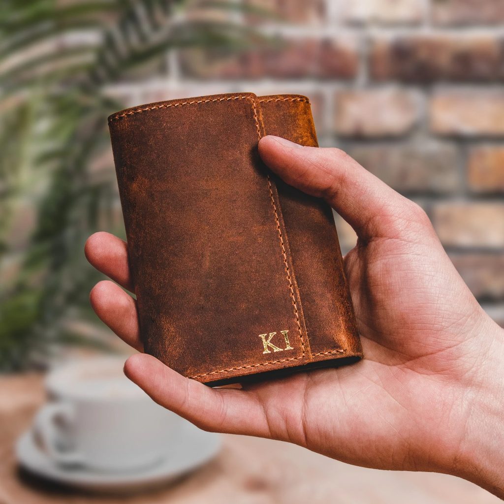 tri fold wallet